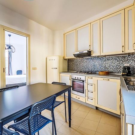 Elegant 2 Bedrooms Apartments Near Duomo Милан Экстерьер фото