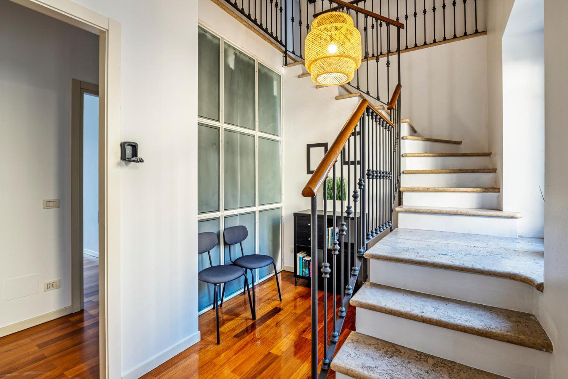 Elegant 2 Bedrooms Apartments Near Duomo Милан Экстерьер фото
