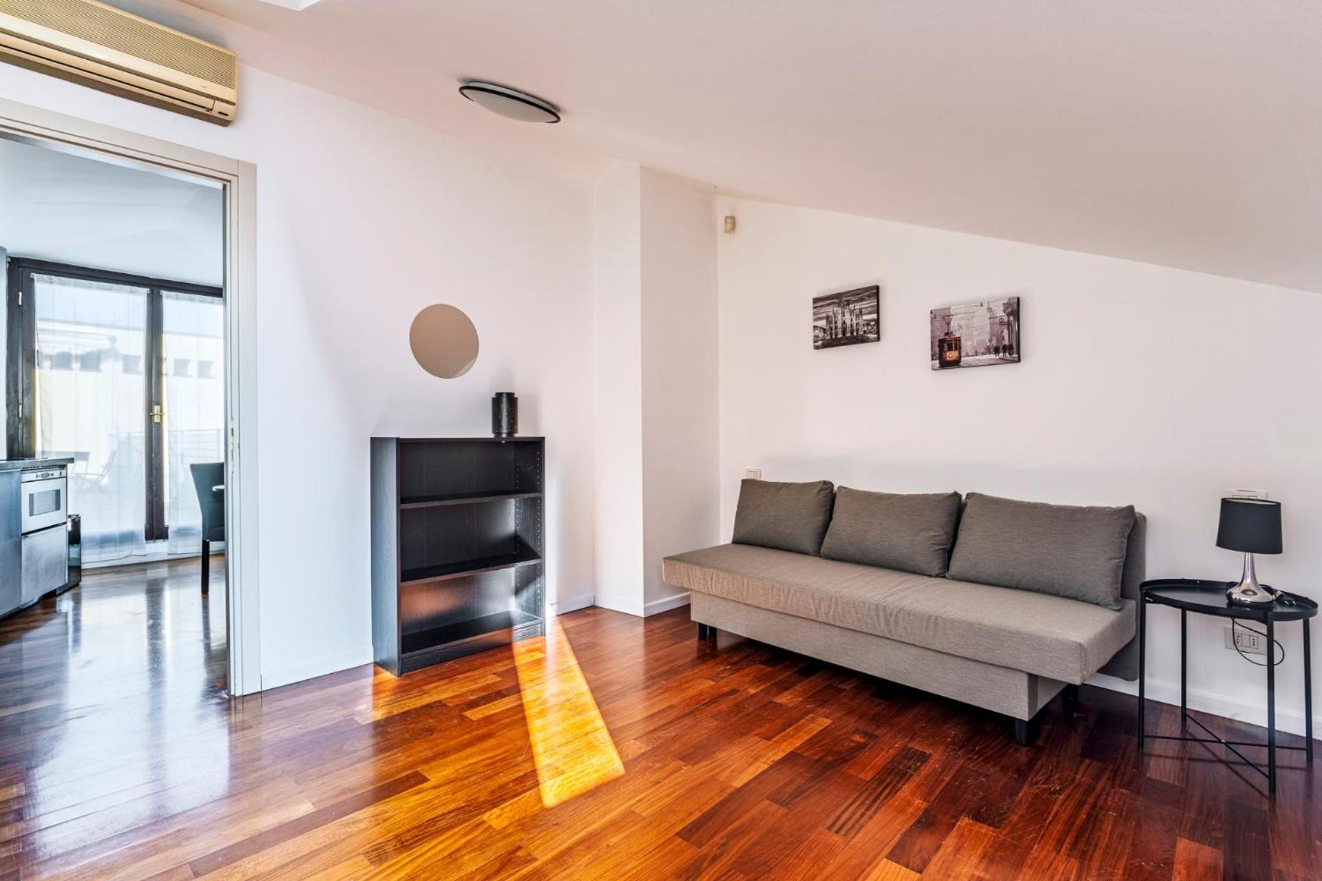 Elegant 2 Bedrooms Apartments Near Duomo Милан Экстерьер фото