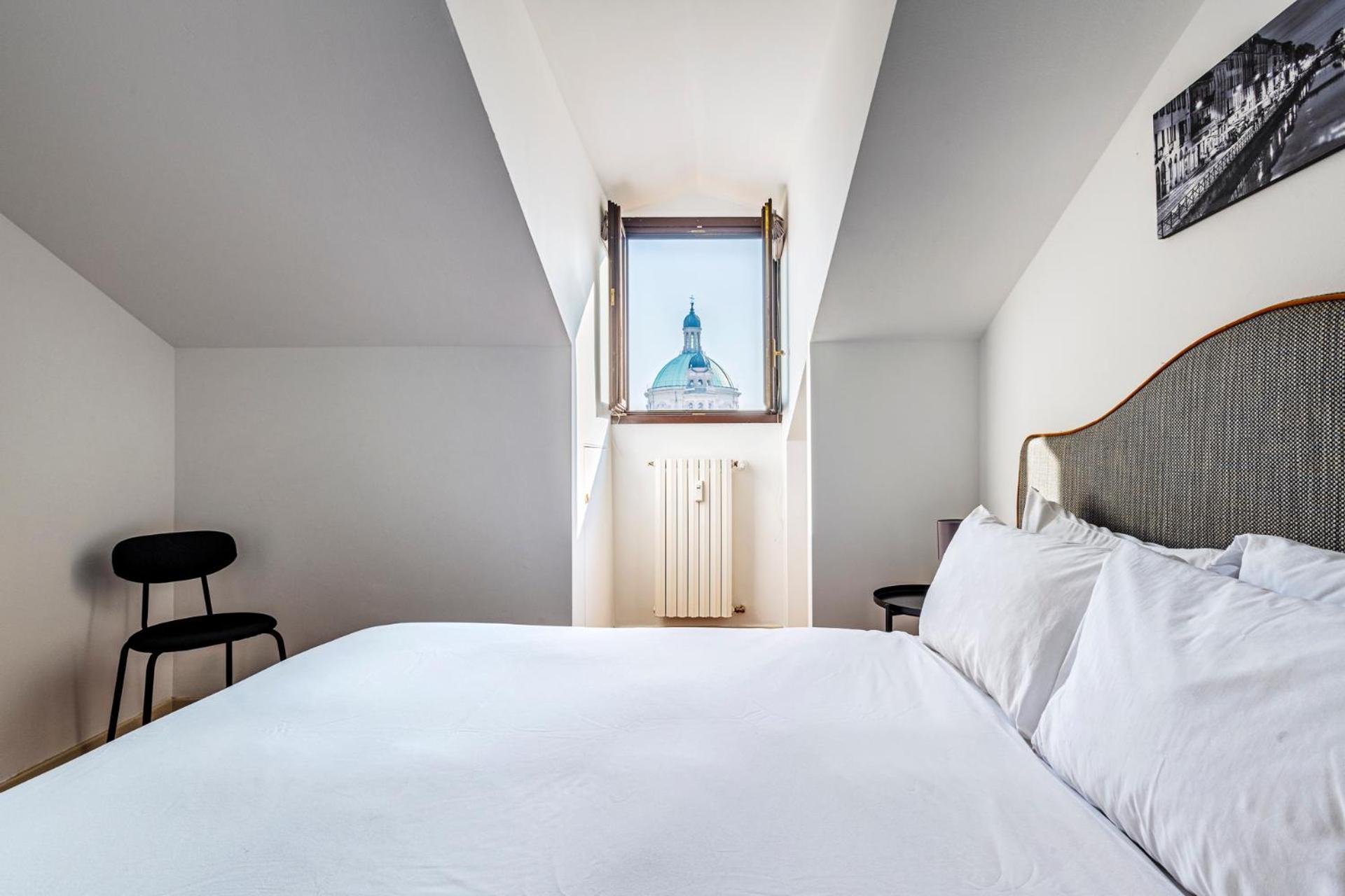 Elegant 2 Bedrooms Apartments Near Duomo Милан Экстерьер фото