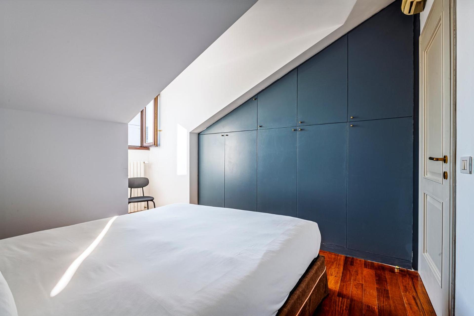 Elegant 2 Bedrooms Apartments Near Duomo Милан Экстерьер фото